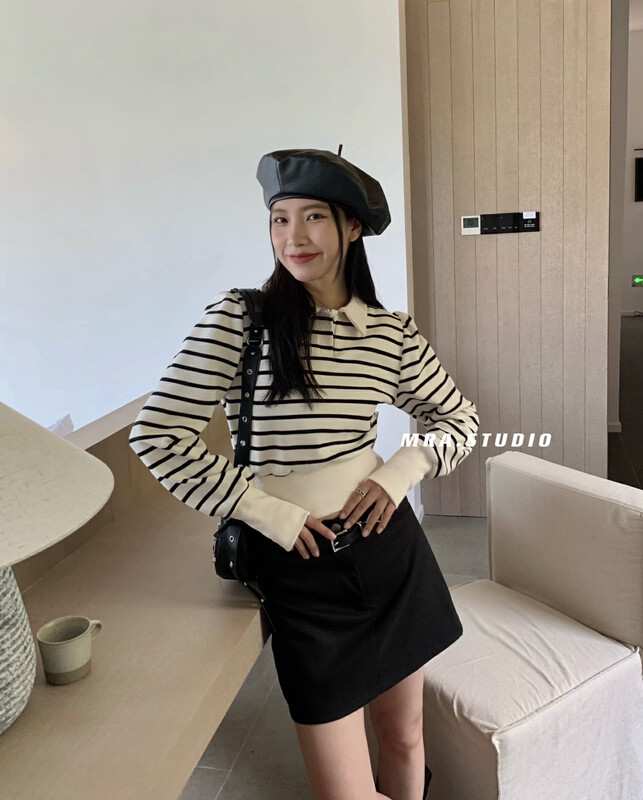 【MRA】Striped Contrast Color Slim Short POLO Neck Sweater L1129