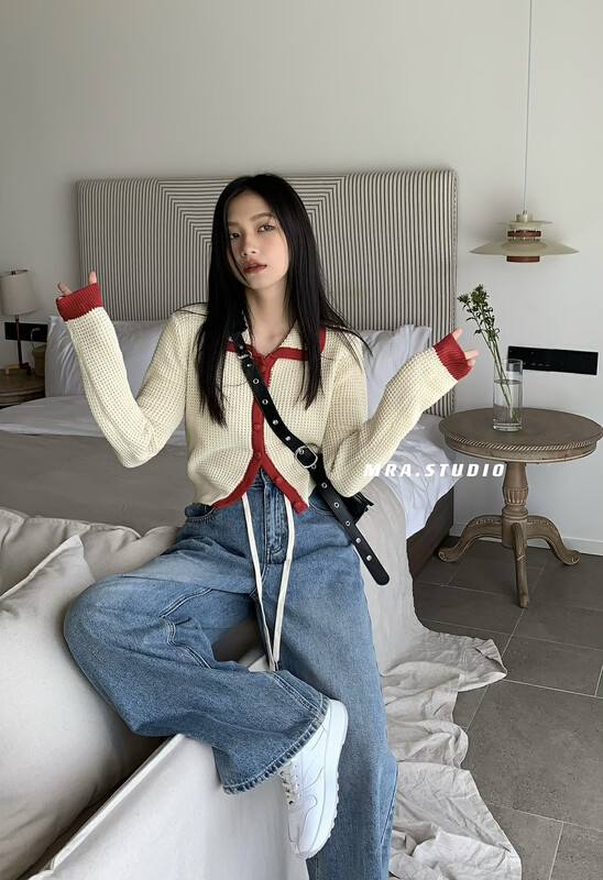 [MRA] Doll collar contrast color stitching short knitted cardigan SP07