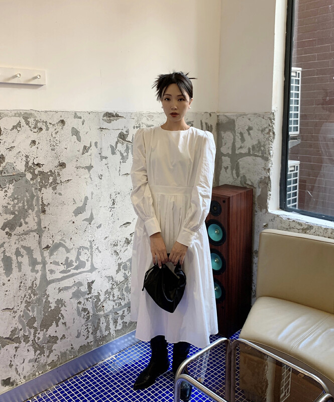 [MRA] Simple and versatile bubble sleeve pressure pleated temperament dress J2370