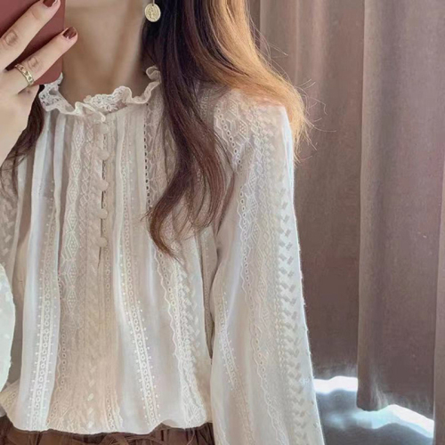 South Korea's Dongdaemun autumn clothes new French niche fungus edge sweet lace shirt hook flower fresh top shirt women