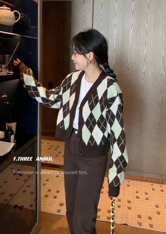 Autumn on the new![F.THREE Three Sisters] College Wind Arctic velvet Diamond Case Cardigan F330 # XJ