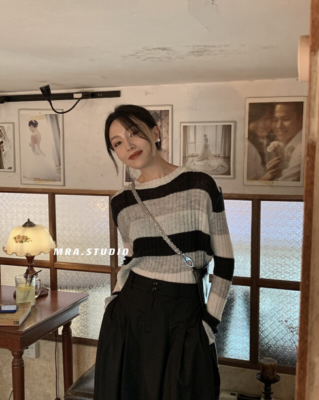 [MRA] Big-name Simple Contrast Color Striped Short Knit Sweater M1951