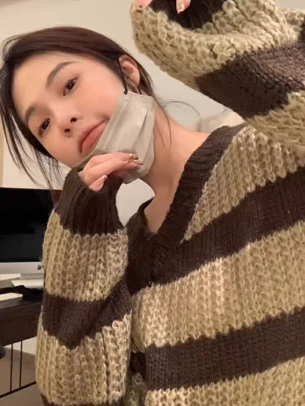 Autumn on the new![Huaxi] Lazy wind V-neck stripe patchwork color warm sweater (only sell warm sweater) 9722 # PCZ