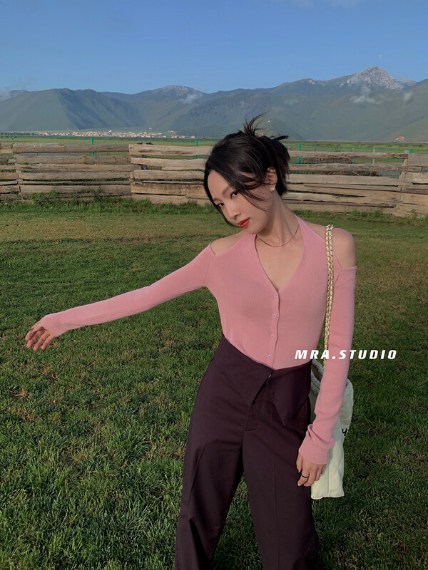 Original price 66.55! [MRA] Temperament little woman hanging neck and thin knitted cardigan H7522
