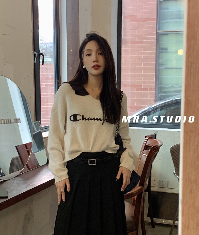 【MRA】Korean Fashion Letter Pattern Soft Lapel Sweater M1952