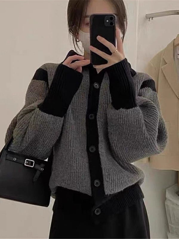 Autumn on the new![F · P] Small fragrant wind contrast color design sense loose warm sweater 1101FP # HBX