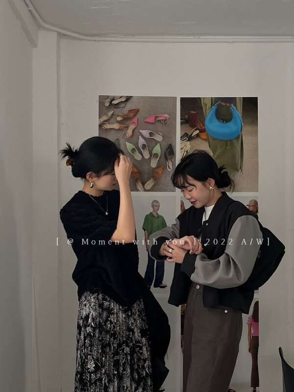 Winter on the new![MOMENT WITH YOU] Korean Loose baseball suit Short Coat J126 # LSW