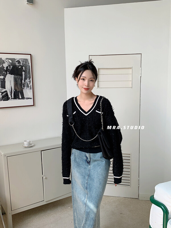 [MRA] V-neck Xiaoxiangfeng contrast color thin sweater DH307
