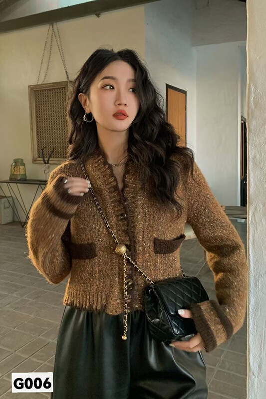 Autumn is new! [F·P] Design sense of small retro v-neck short warm sweater G006FP# HBX
