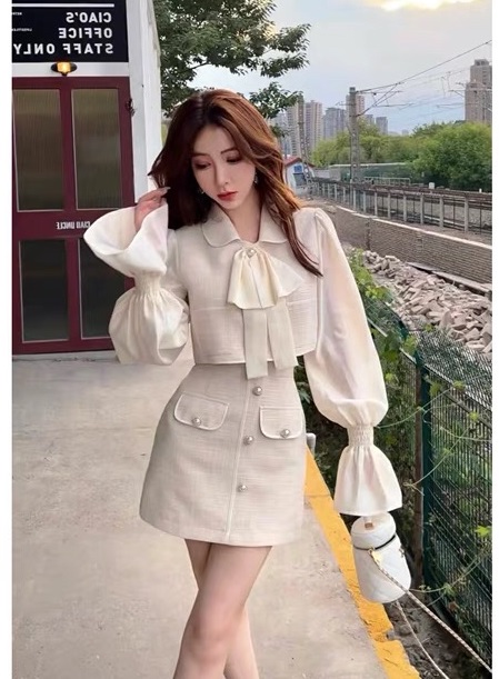 Autumn is new! [Ou Zhengsha] Fashion small fragrance top + A-line skirt suit 19026# JJ