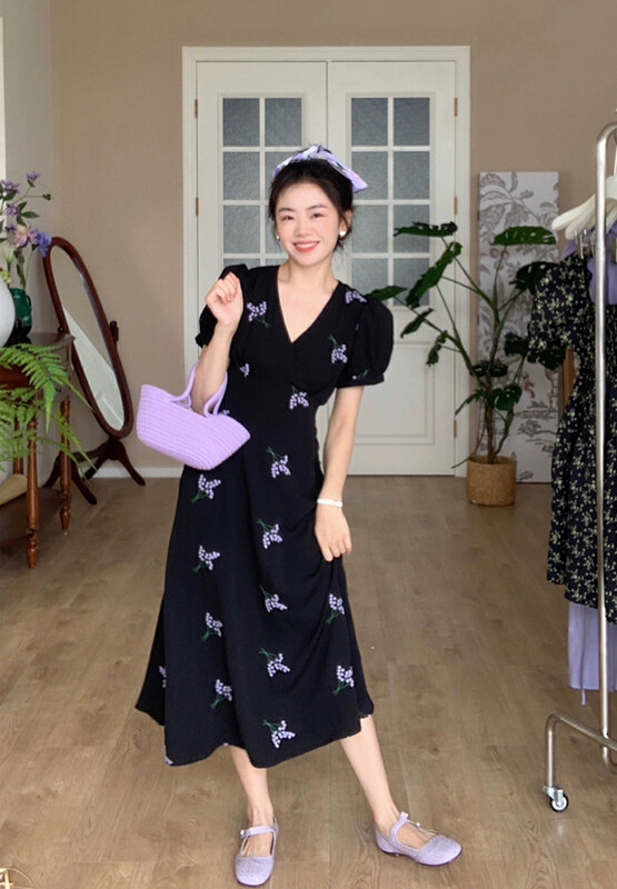 Original price 88.99! [Ou Zhengsha] Retro embroidered lavender v-neck temperament high-end dress 18931# JJ