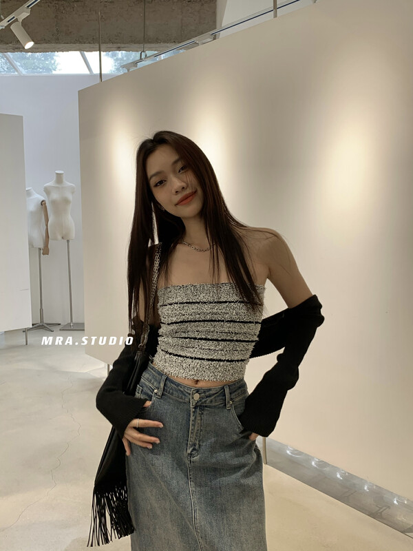 [MRA] The new net red hot girl in early autumn shows thin knitted tube top KD3567