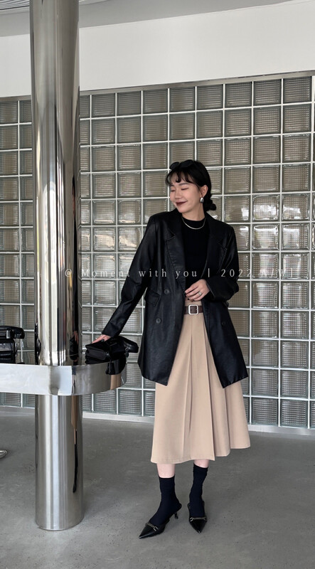 Autumn on the new![MOMENT WITH YOU] Medium-long joker pleated skirt (with a belt) J090 # LSW