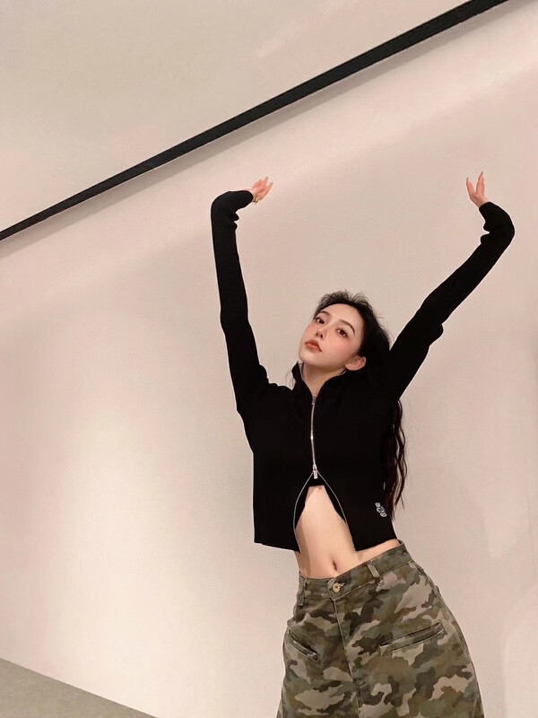 New in autumn! [NANCY] Niche design zipper bottoming sweater M3506# WPL