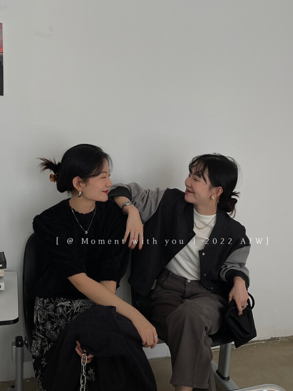 Autumn is new!【MOMENT WITH YOU 】Fashionable and thin short-sleeved warm sweater J158# LSW