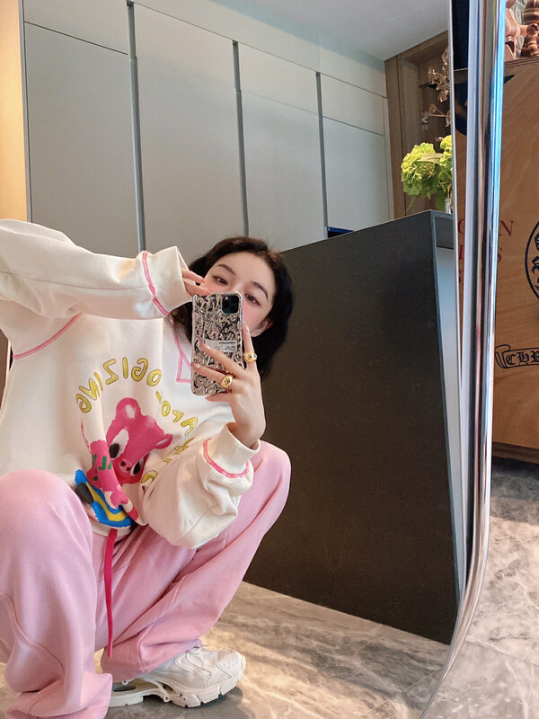 New in early winter! [NANCY] Niche design fun cartoon pink piggy print sweater J7690# WPL