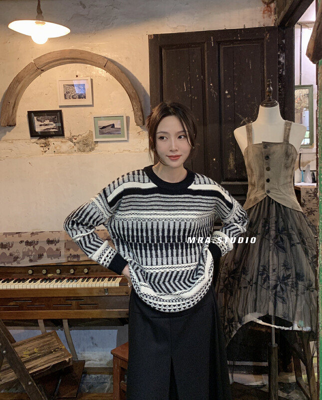 [MRA] Retro Boho Striped Loose Sweater DH306