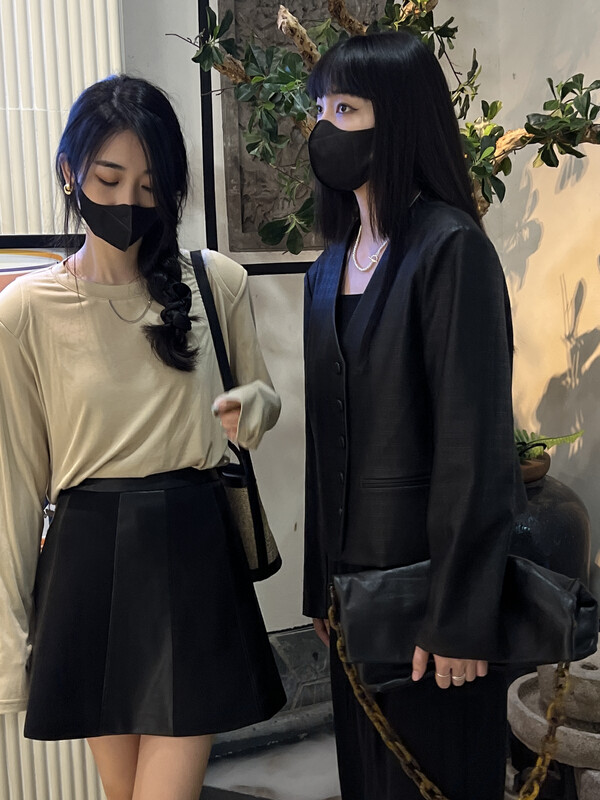 New in early autumn! [MOMENT WITH YOU] New Korean version of the round neck long-sleeved T-shirt Q0025# LSW