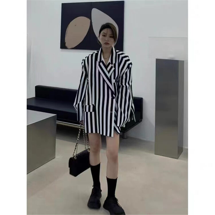 New in early autumn! [C.H.Z] Korean striped long-sleeved short jacket 78107# WTT
