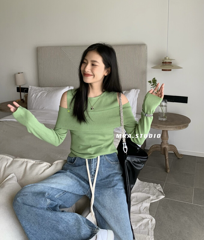[MRA] Two-piece off-the-shoulder detachable bust knitted sweater H7525