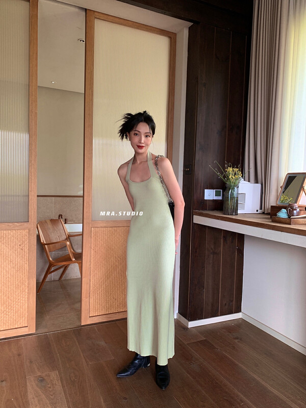 Original price: 88.99! [MRA] Early autumn on the new little woman sweet hanging neck show thin knit dress KD3562