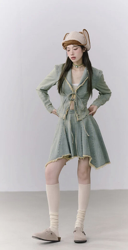 Autumn models are new! [Huaxi] Korean version of loose and old frayed denim jacket + design slim half-body suit 9820# PCZ