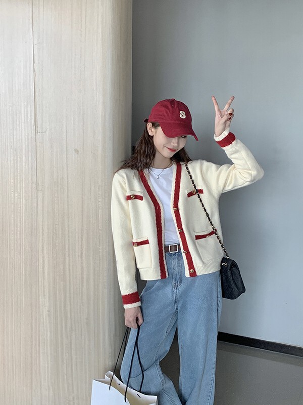[Smoked with] small fragrant wind V-neck design sense niche sweater knit cardigan 0143 # HYY