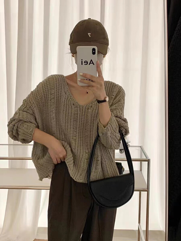 Autumn on the new![THE FAN] Fashion V-neck Cover Hollow Warm Sweater 50202 # ZXX