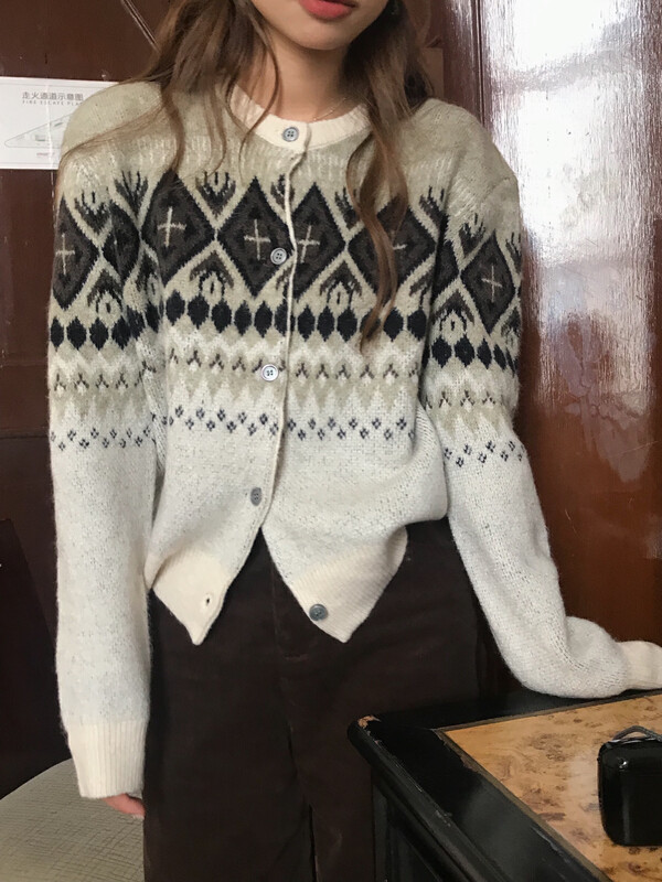 [LOVELY / SHMILY] Vintage stitching jacquard joker sweater Sweater M0812