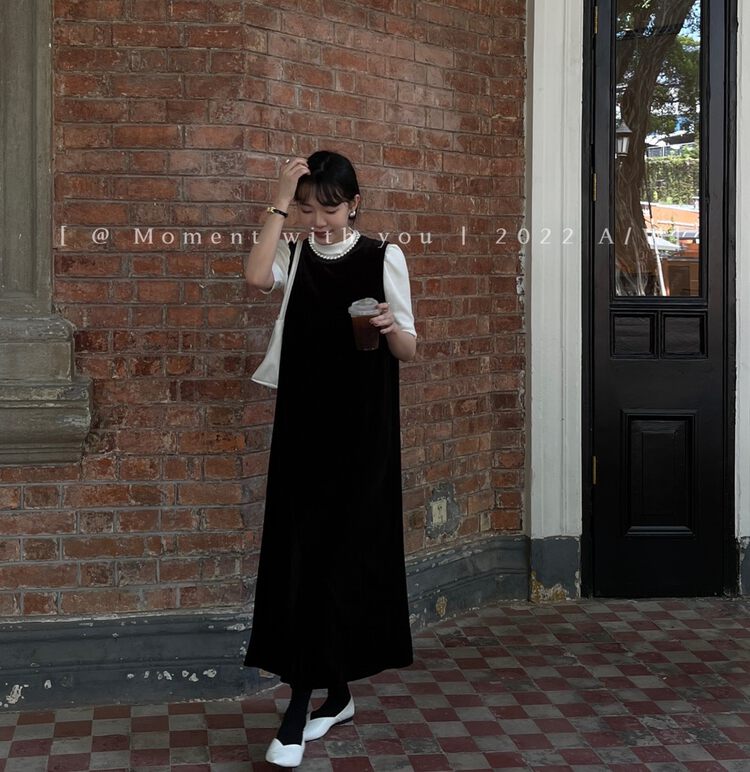 Autumn on the new![MOMENT WITH YOU] Minimalist Velvet Round Collar Loose Sleeveless Dress J128 # LSW