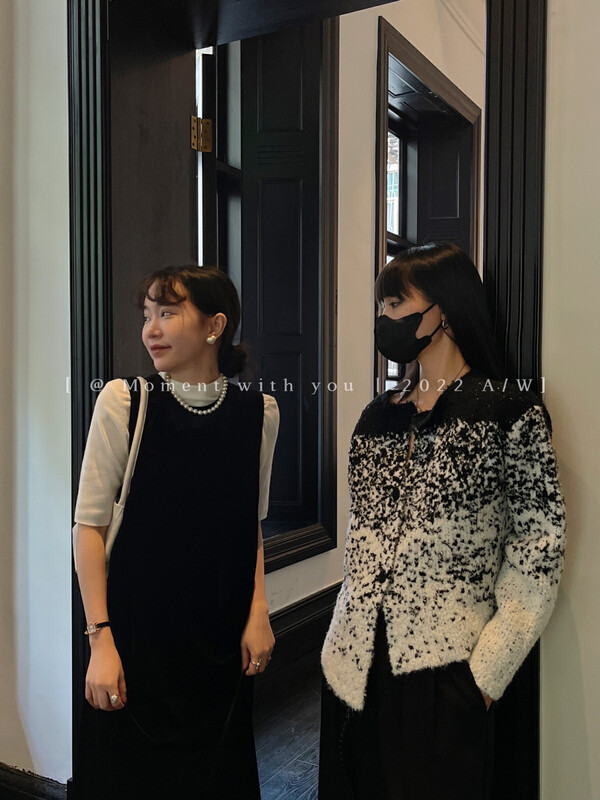 Autumn on the new![MOMENT WITH YOU] Round neck loose lazy gradient knit cardigan 2M587 # LSW