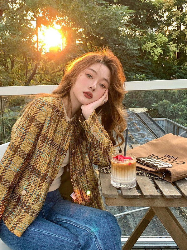 Autumn is new! [Ou Zhengsha] Chic small fragrance temperament high-end sense super good-looking heavy industry Baroque short coat 18987WT# JJ