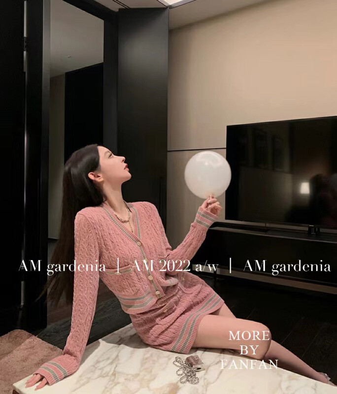 Autumn on the new![AM GARDENIA] Small wind senior temperament celebrity Mahua knit cardigan + bag arm body suit 8122 # ZXX
