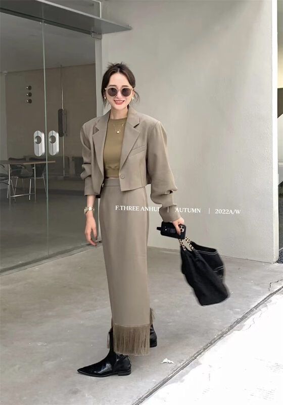 New in early autumn! 4 [F.THREE three sisters] high waisted fur fringed suit skirt 95392# XJ