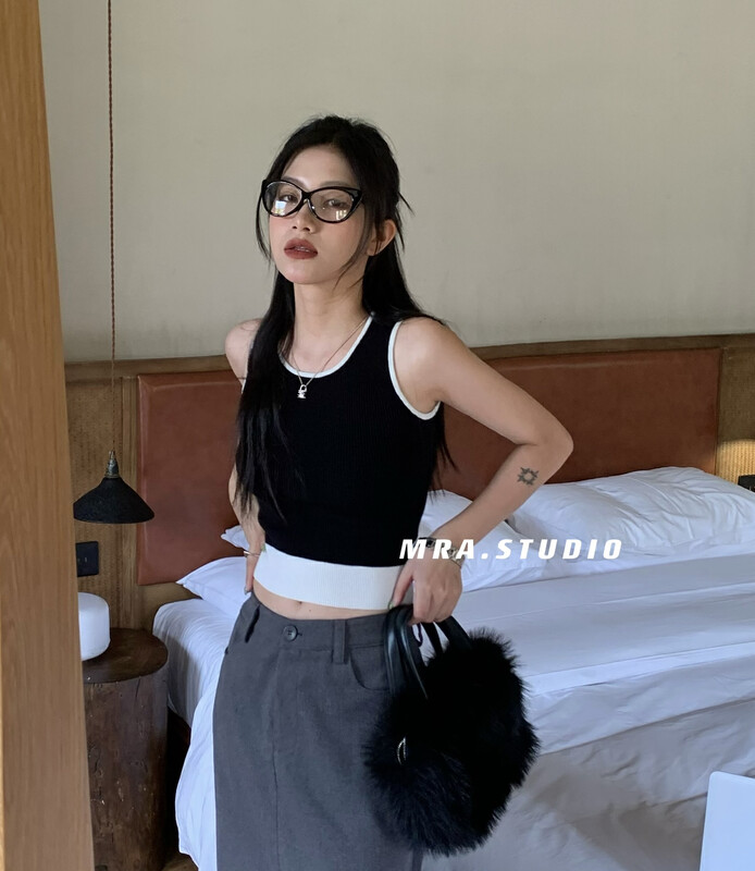 [MRA] Fashion stitching contrast color back hollow knitted vest/camisole KD3558