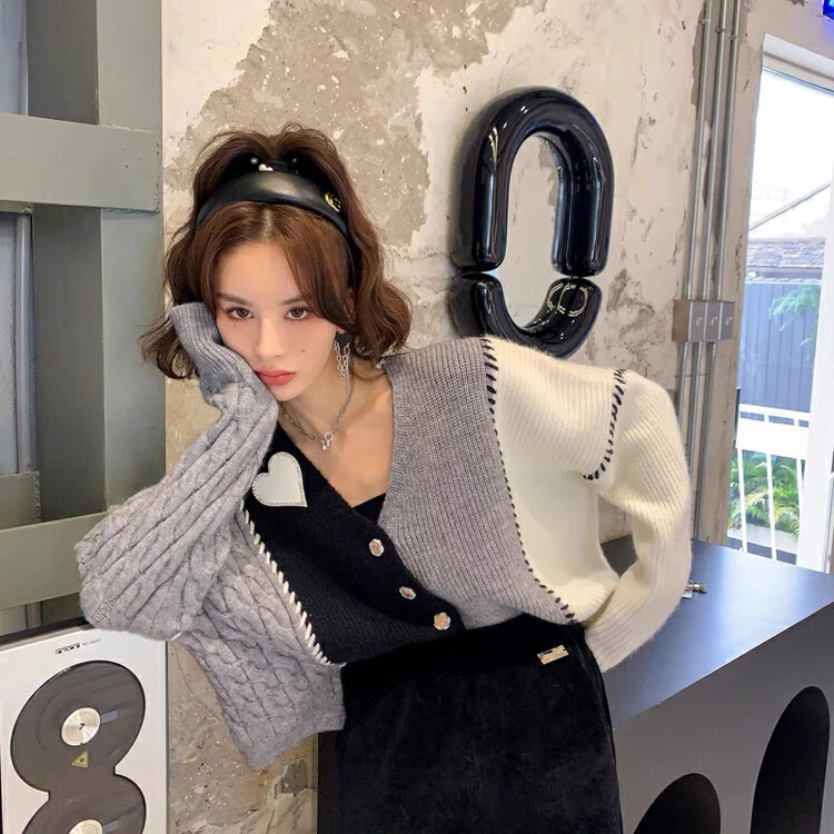 Autumn on the new![NANCY] Niche irregular splicing design sense knit cardigan (with brooch) M3505 # WPL