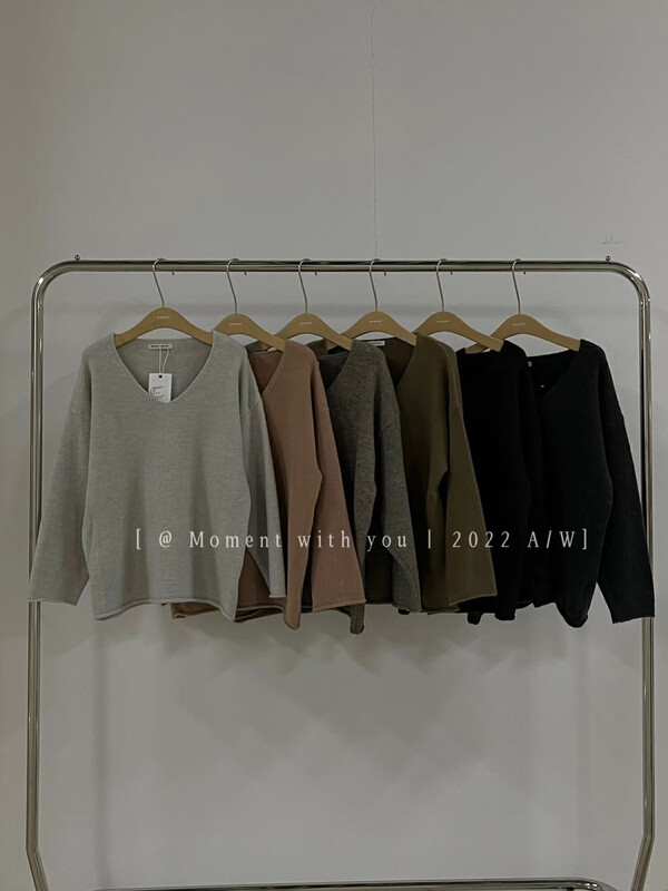 New in autumn!【MOMENT WITH YOU】Simple and loose V-neck casual warm sweater yh087# LSW