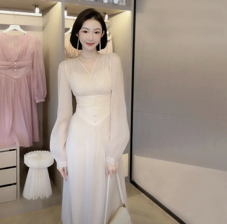 New in early autumn! [Ou Zhengsha] French elegant age-reducing lady dress 18978# JJ