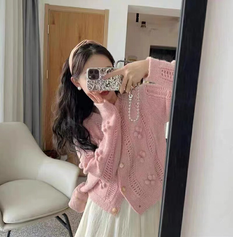 Autumn on the new![AM GARDENIA] Korean version chic and sweet hand hollow out short sweater 7729 # ZXX