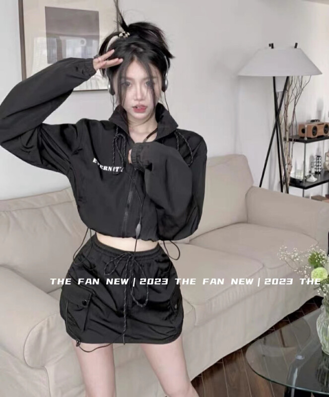 New in autumn! [THE FAN] Fashionable sports drawstring letter top + simple skirt suit 51038# ZXX
