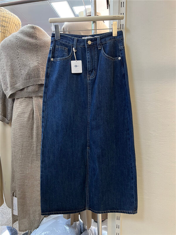 Early autumn on the new![MEET ME] Straight tube slit denim skirt 61382 # L