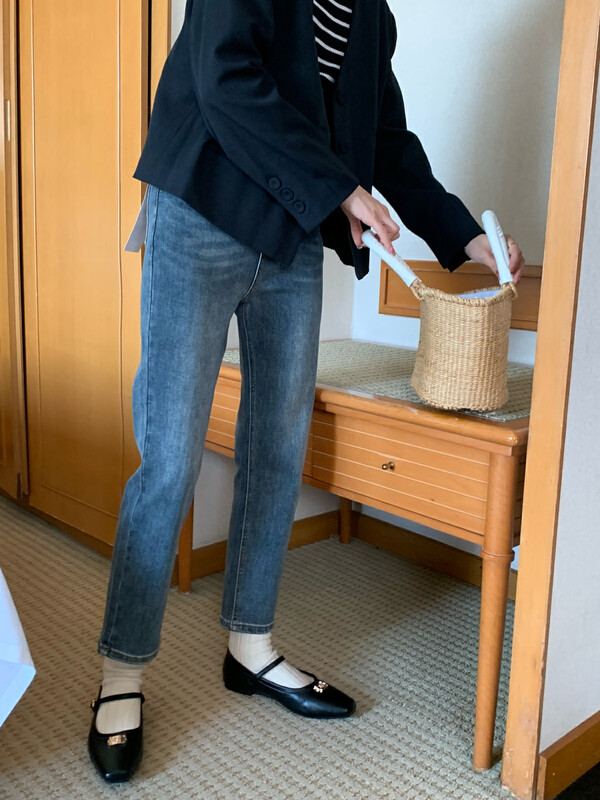 Early autumn on the new![MEET ME] Korean stylish cigarette pipe jeans 61508 # L