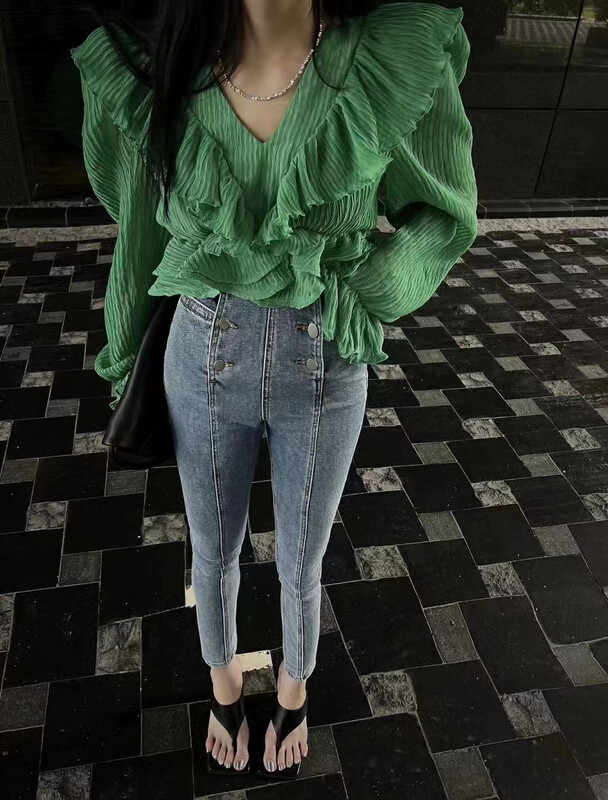 Early autumn on the new![MI] Korean Heavy Industry V collar lace small shirt 1140 # PCZ