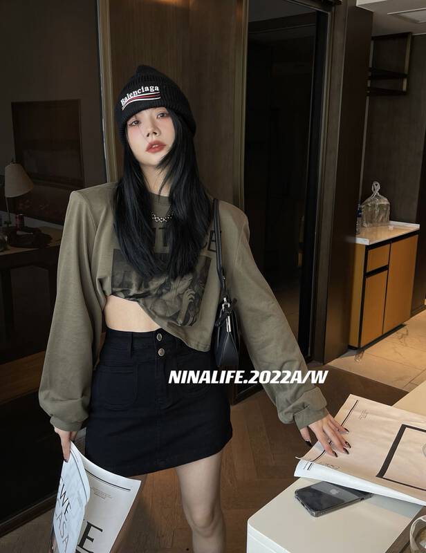 Autumn on the new![NINA LIFE] Shoulder Mad Print Fashion Long Sleeve T-Shirt 6307 # ZXL