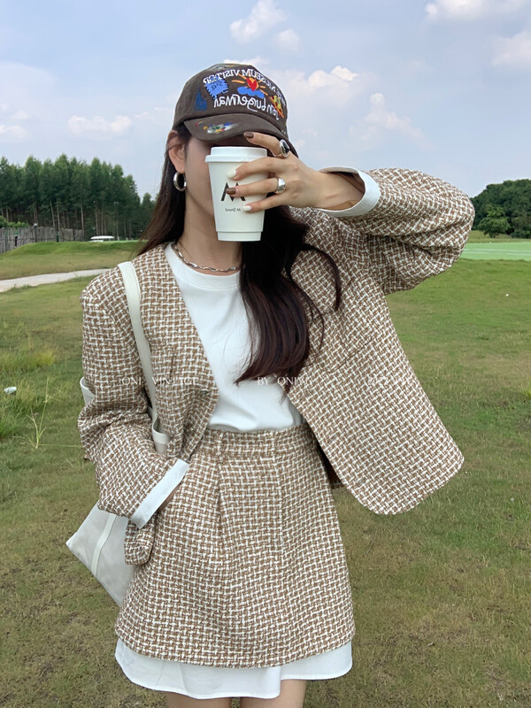 [ONIVINTAGE Ernie] V-neck small fragrant wind contrast color design coat short coat OH226Q5743