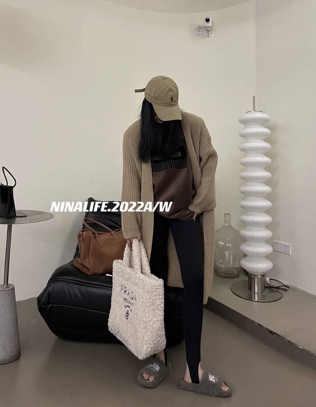Winter on the new![NINA LIFE] Korean Loose Pocket Knitting Cardigan 660 # ZXL