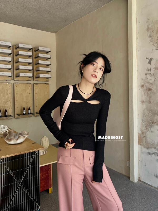 [Osha MADEINOST] Autumn new design feeling hollow pit strip bottom shirt 87239