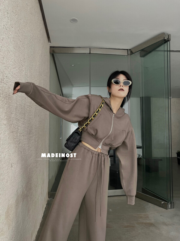 [Osha MADEINOST] Autumn new premium sense hooded shoulder pad air layer hoodie short coat 87163