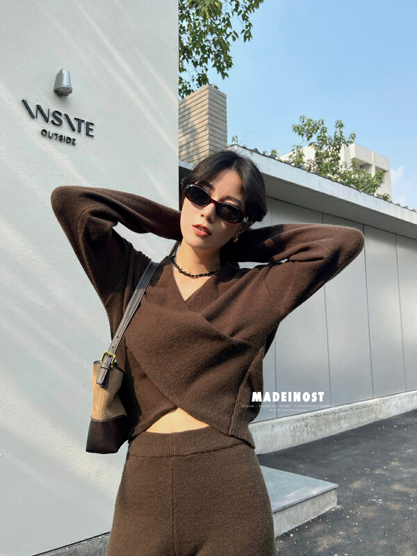 [Osha MADEINOST] Autumn and winter new niche design sense crossover sweater S7052