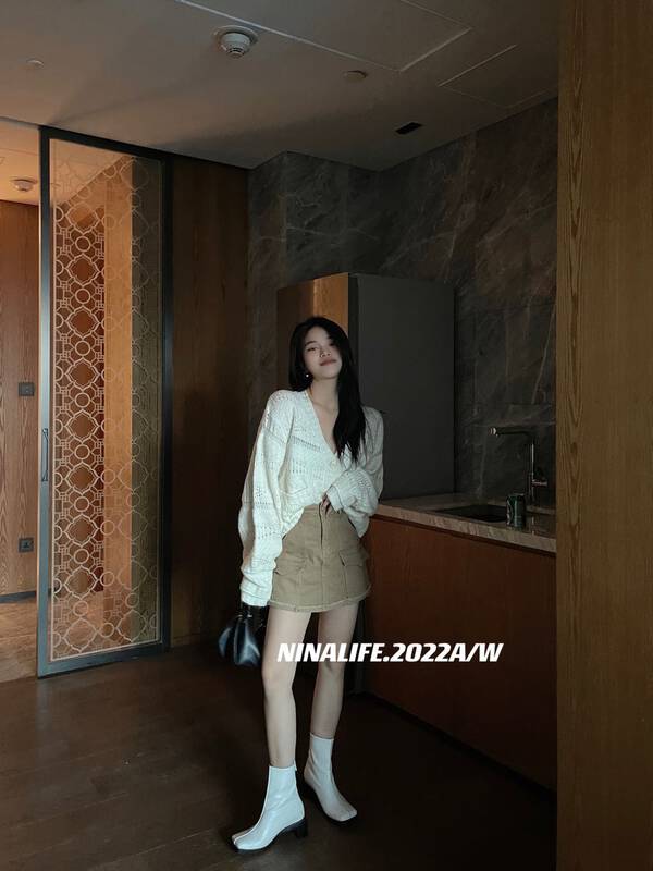Autumn on the new![NINA LIFE] V-neck hollow-out single-breasted warm sweater 88301 # ZXL